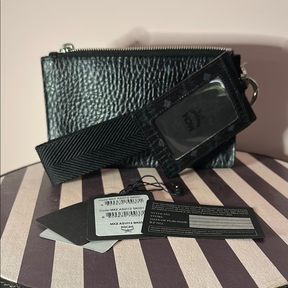 MCM Black Key and Card Holder Sleek Leather Accessory